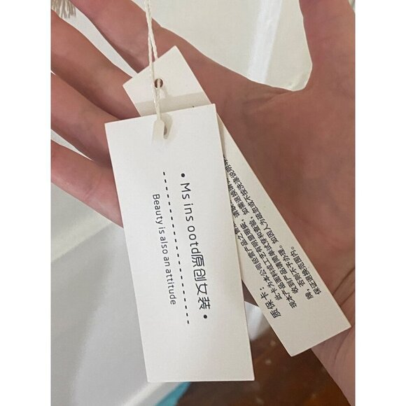 NWT Mis Inns OOT Beige Short sleeve Raw Hem Full Front Zip Blouse - Small - Picture 2 of 10